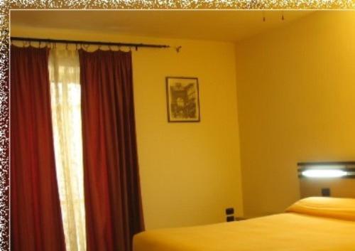 Duomo Apartments Naples Room photo